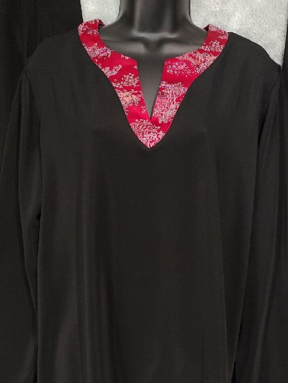 Susan Graver Black Three-Piece Tunic Set with Red Floral Trim - Picture 2 of 16